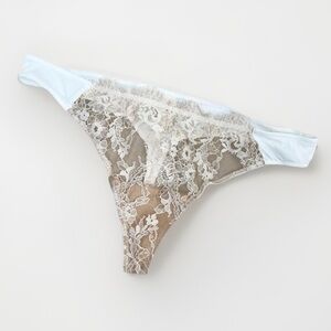 Skarlett Blue 371143P2 Beige White Lace Womens Thong Underwear Medium